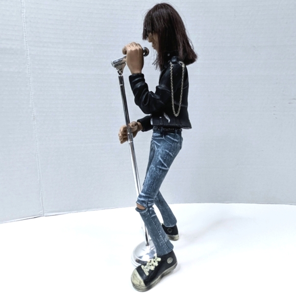 Joey Ramone Figure 2003 Sculpture Mic Stand Sun Glasses Punk Rock Hey Ho Lets Go - Picture 1 of 16